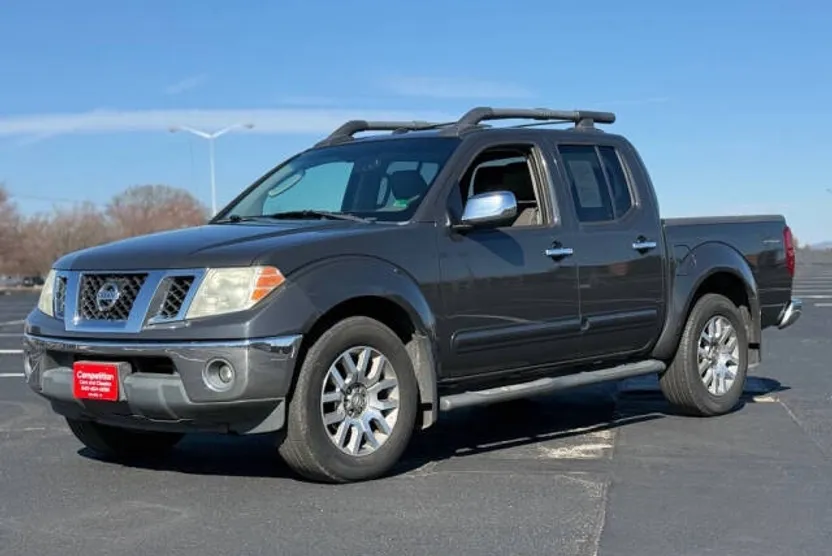 2011 Nissan Frontier PRO-4X Crew Cab photo 1