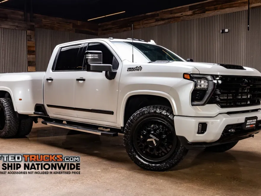 2024 Chevrolet Silverado 3500HD High Country photo 1