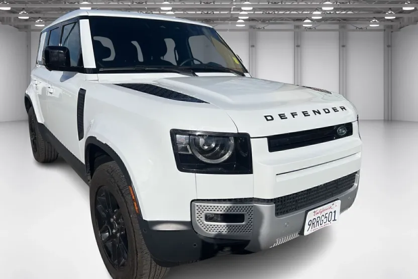 2025 Land Rover Defender 110 S photo 1