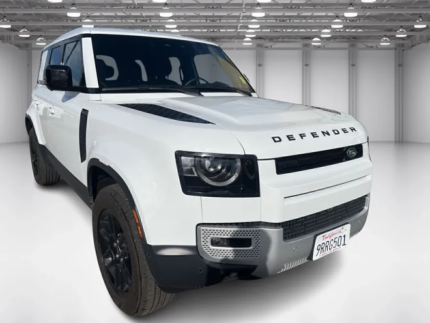 2025 Land Rover Defender 110 S photo 1