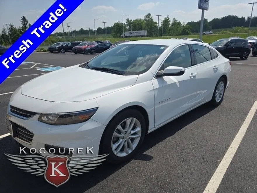 2017 Chevrolet Malibu 1LT photo 1
