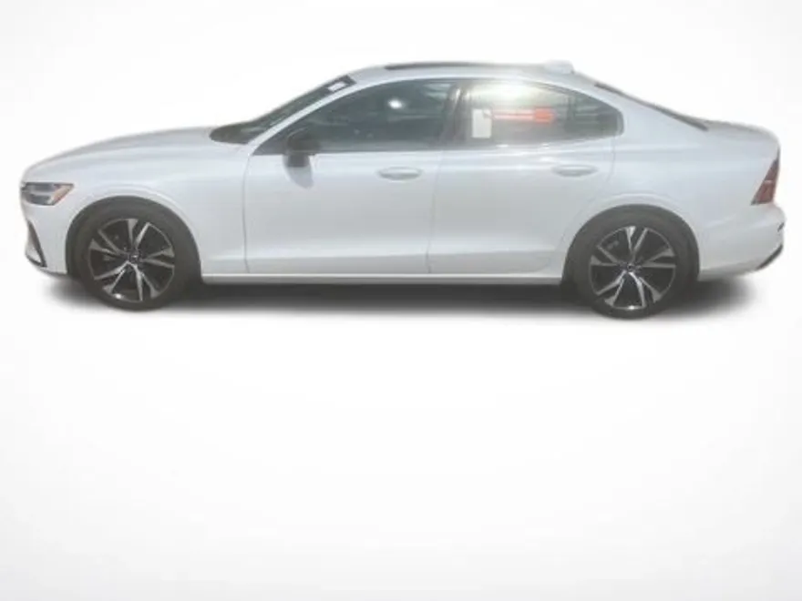 2024 Volvo S60 B5 Plus photo 1