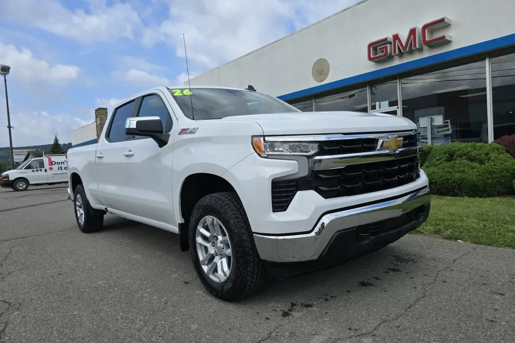 2026 Chevrolet Silverado 1500 LT photo 1