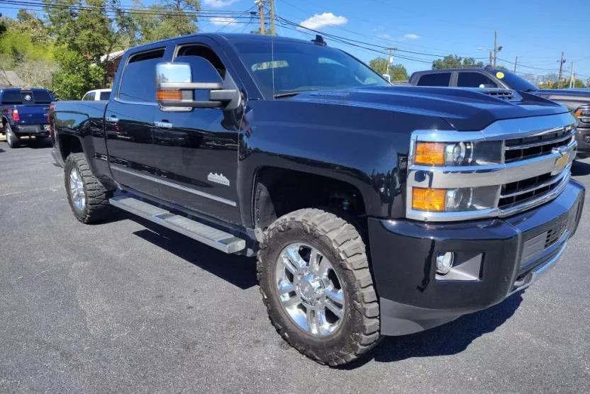 2018 Chevrolet Silverado 2500HD High Country photo 1