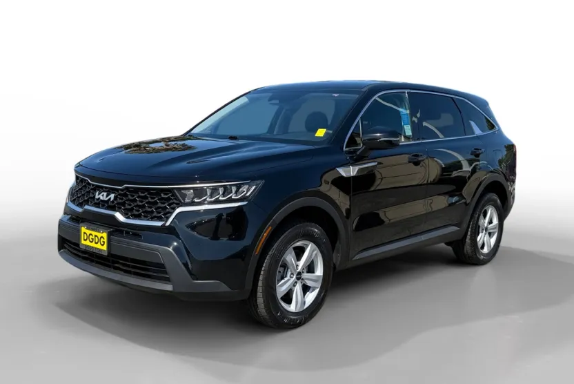 2023 Kia Sorento LX photo 1
