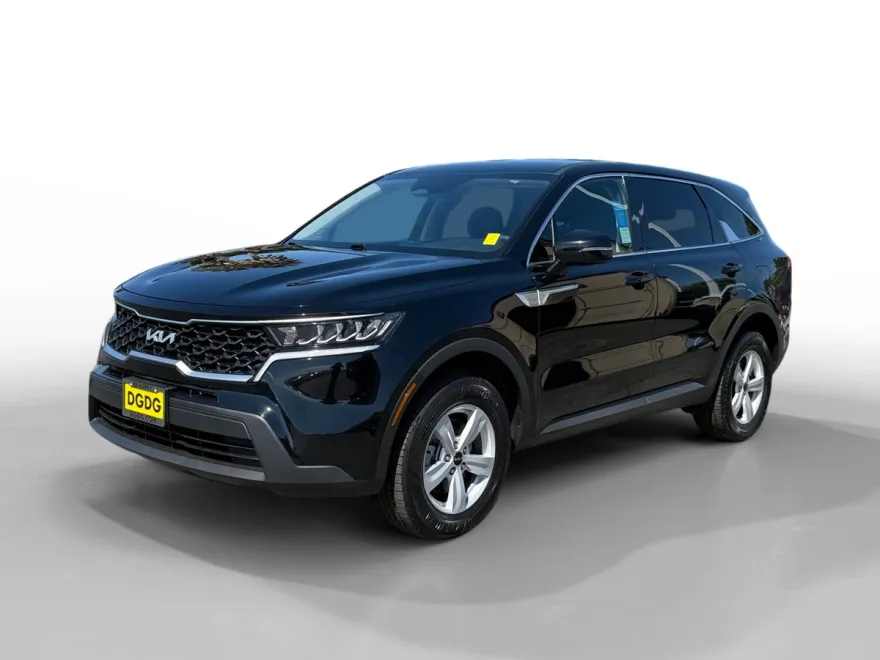2023 Kia Sorento LX photo 1