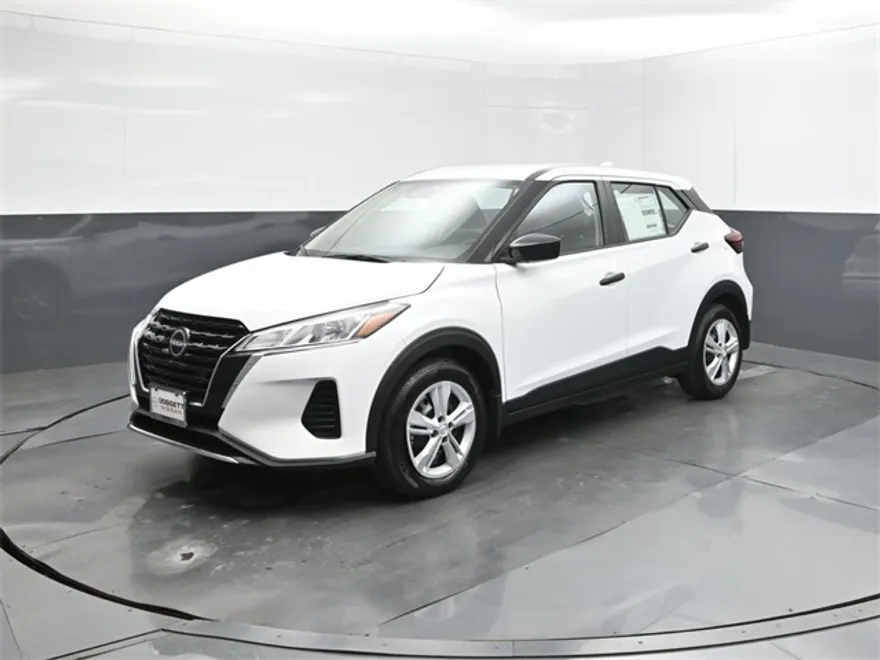 2025 Nissan Kicks Play S photo 1