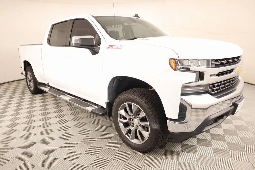 2022 Chevrolet Silverado 1500 LT photo 1