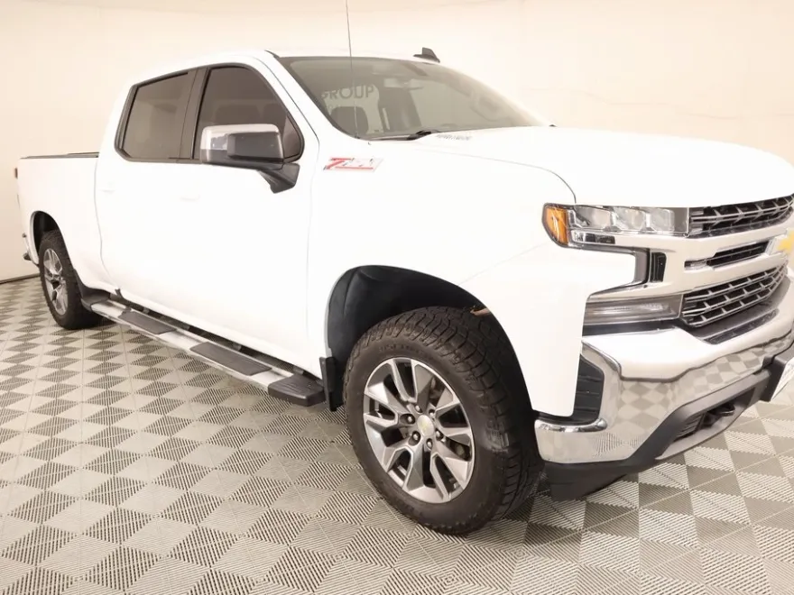 2022 Chevrolet Silverado 1500 LT photo 1