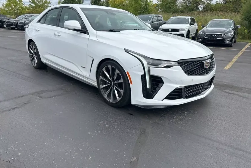 2023 Cadillac CT4 photo 1