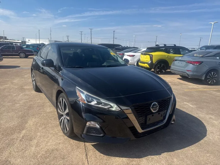 2020 Nissan Altima 2.5 SR photo 1