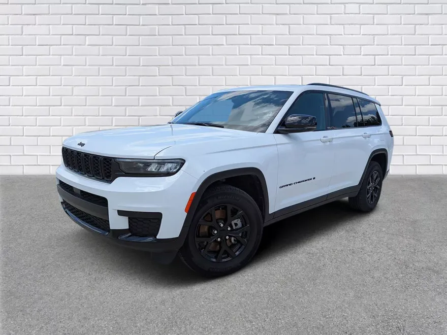 2024 Jeep Grand Cherokee Altitude photo 1
