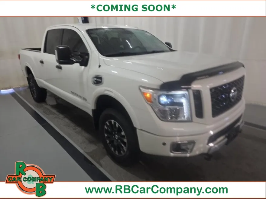 2019 Nissan Titan photo 1