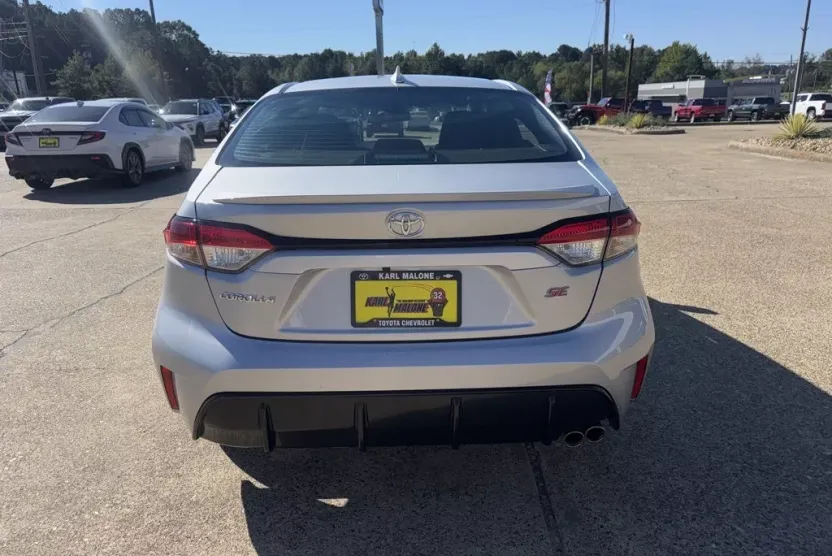2024 Toyota Corolla SE photo 1