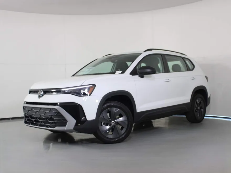 2025 Volkswagen Taos S photo 1