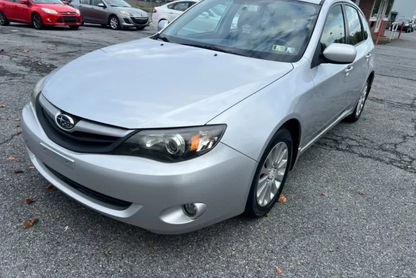 2011 Subaru Impreza 2.5i Premium photo 1