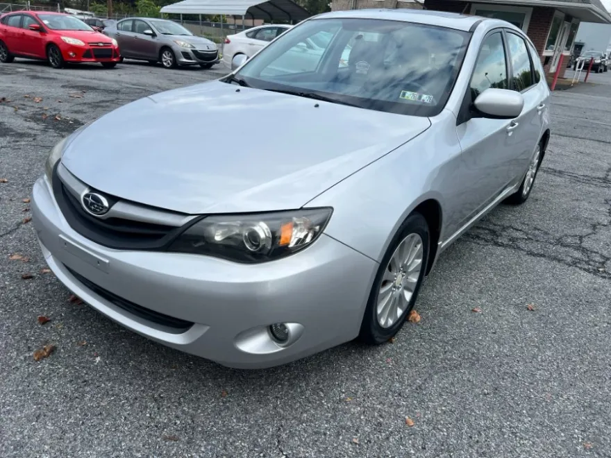 2011 Subaru Impreza 2.5i Premium photo 1