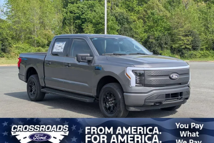 2025 Ford F-150 Lightning XLT photo 1