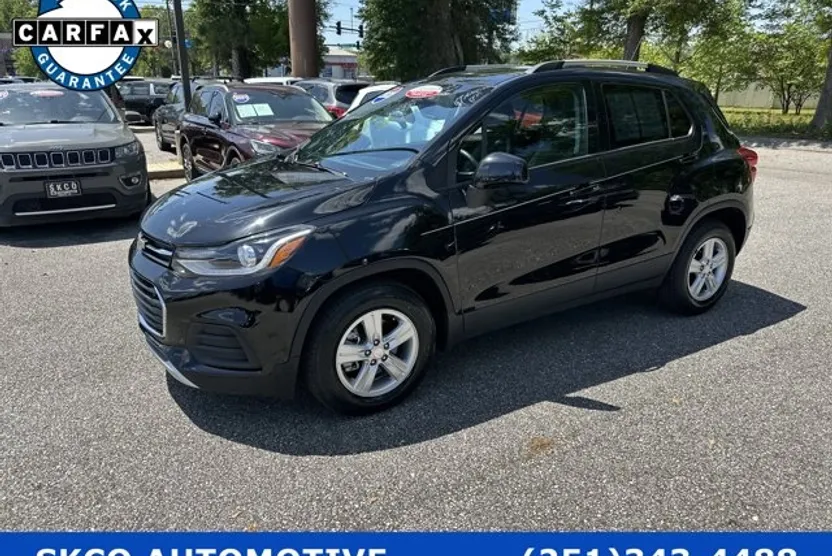 2022 Chevrolet Trax LT photo 1