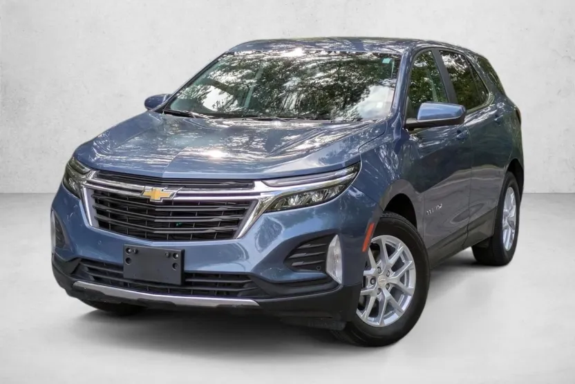 2024 Chevrolet Equinox LT photo 1