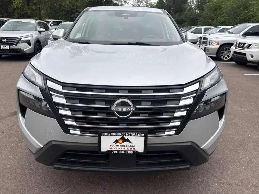 2024 Nissan Rogue SV AWD photo 1