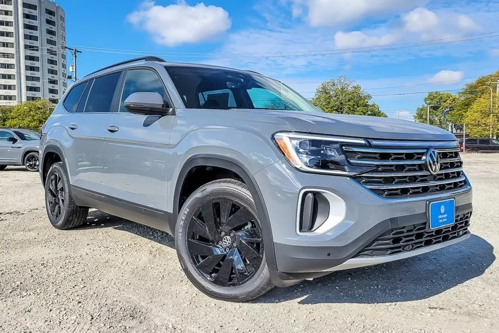 2026 Volkswagen Atlas SE Technology photo 1