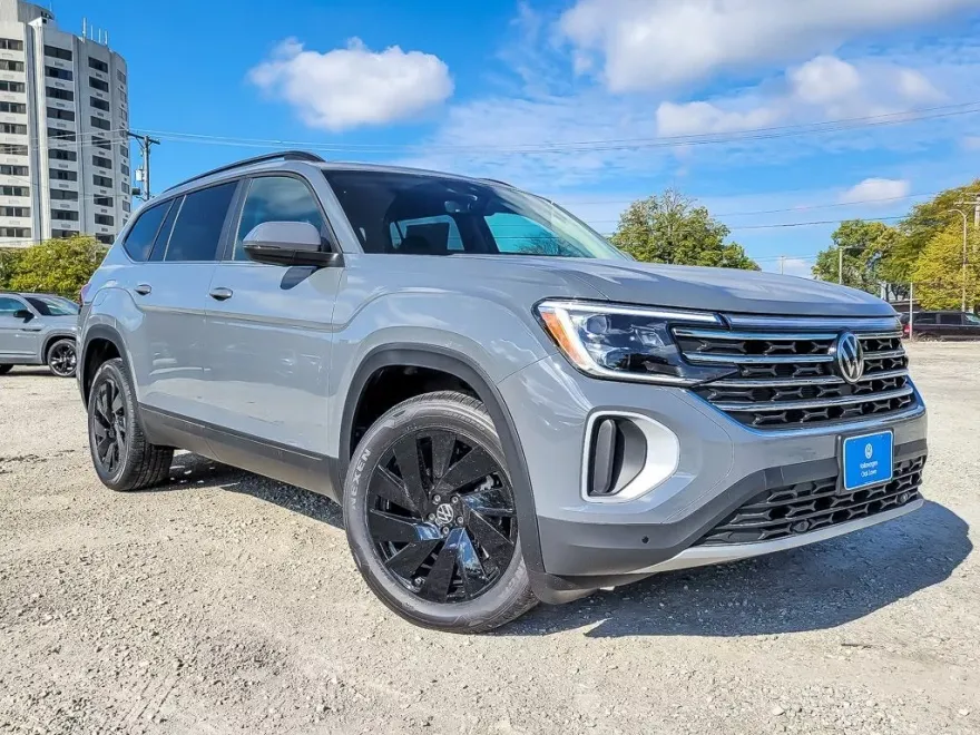 2026 Volkswagen Atlas SE Technology photo 1