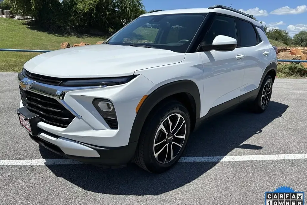 2025 Chevrolet Trailblazer LT photo 1