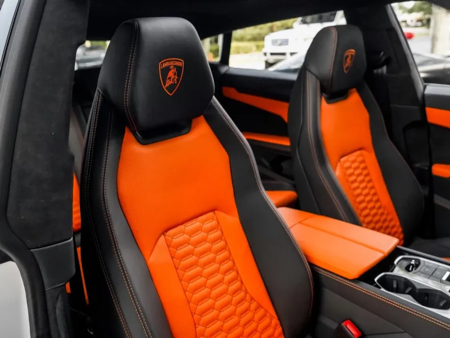 2022 Lamborghini Urus photo 33