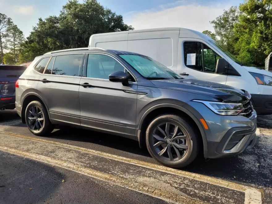 2024 Volkswagen Tiguan SE Wolfsburg Edition photo 1