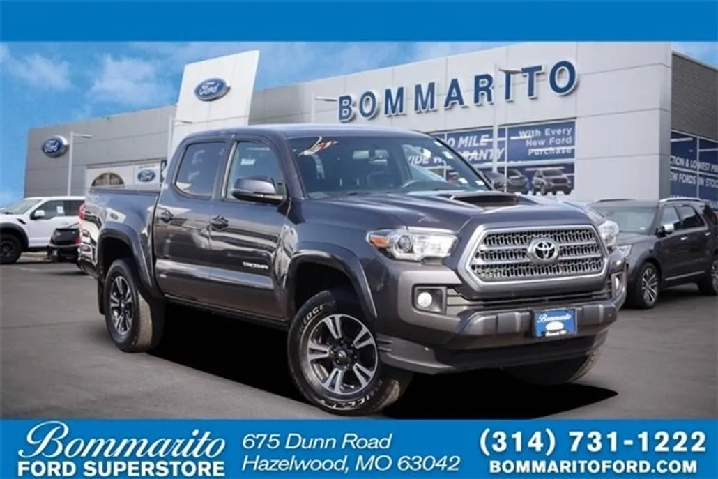 2017 Toyota Tacoma SR photo 1