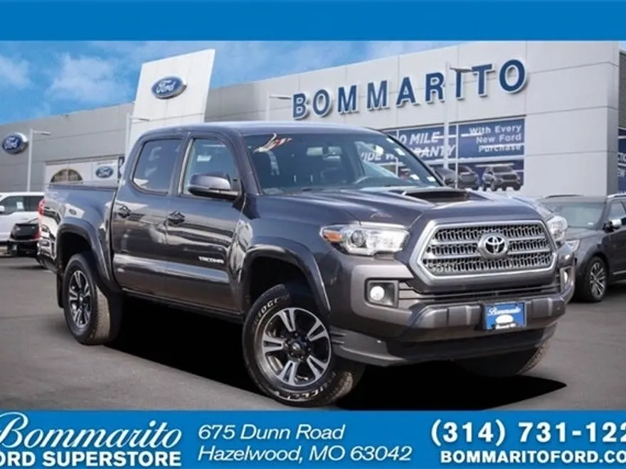 2017 Toyota Tacoma SR photo 1