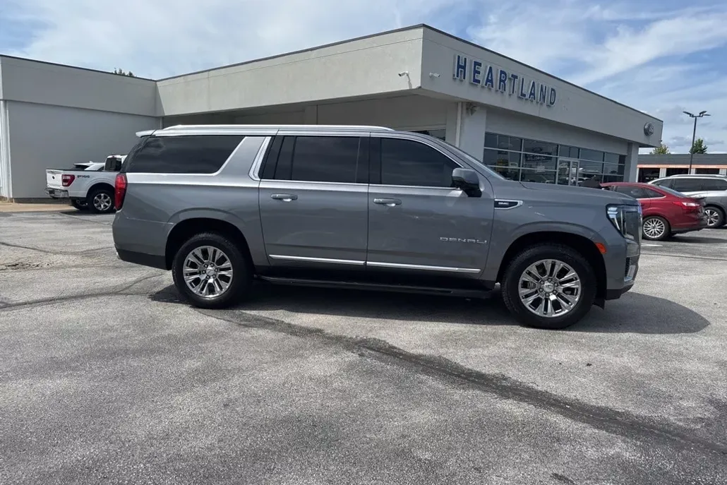 2021 Gmc Yukon XL Denali photo 1