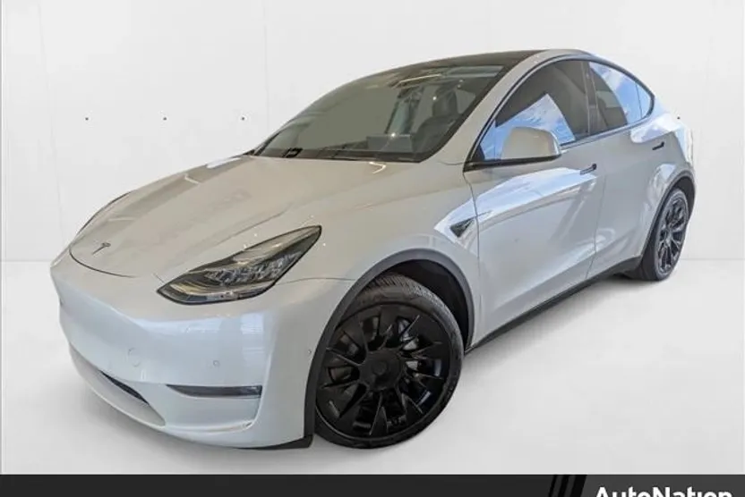 2022 Tesla Model Y Long Range photo 1