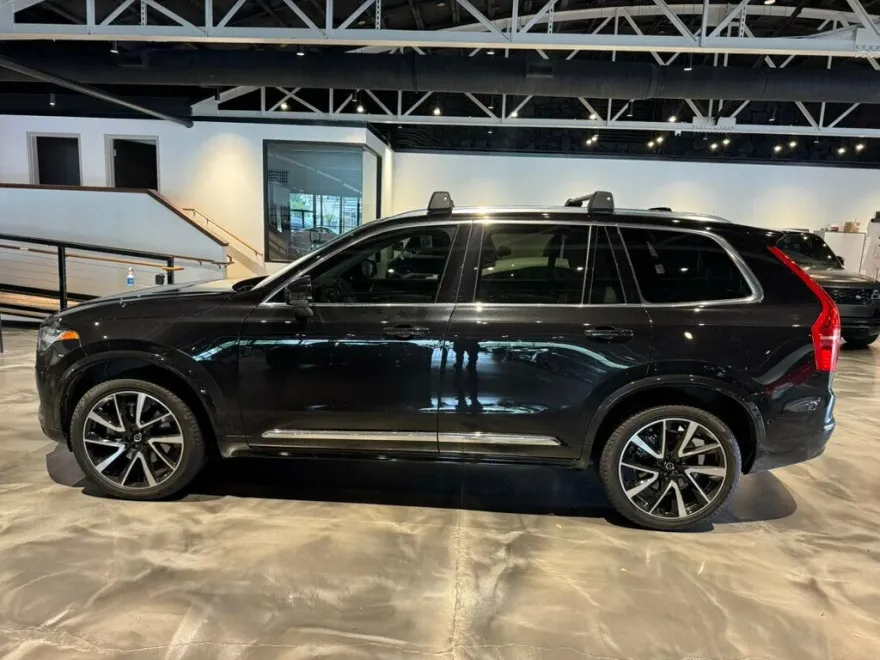 2023 Volvo XC90 Plus photo 1