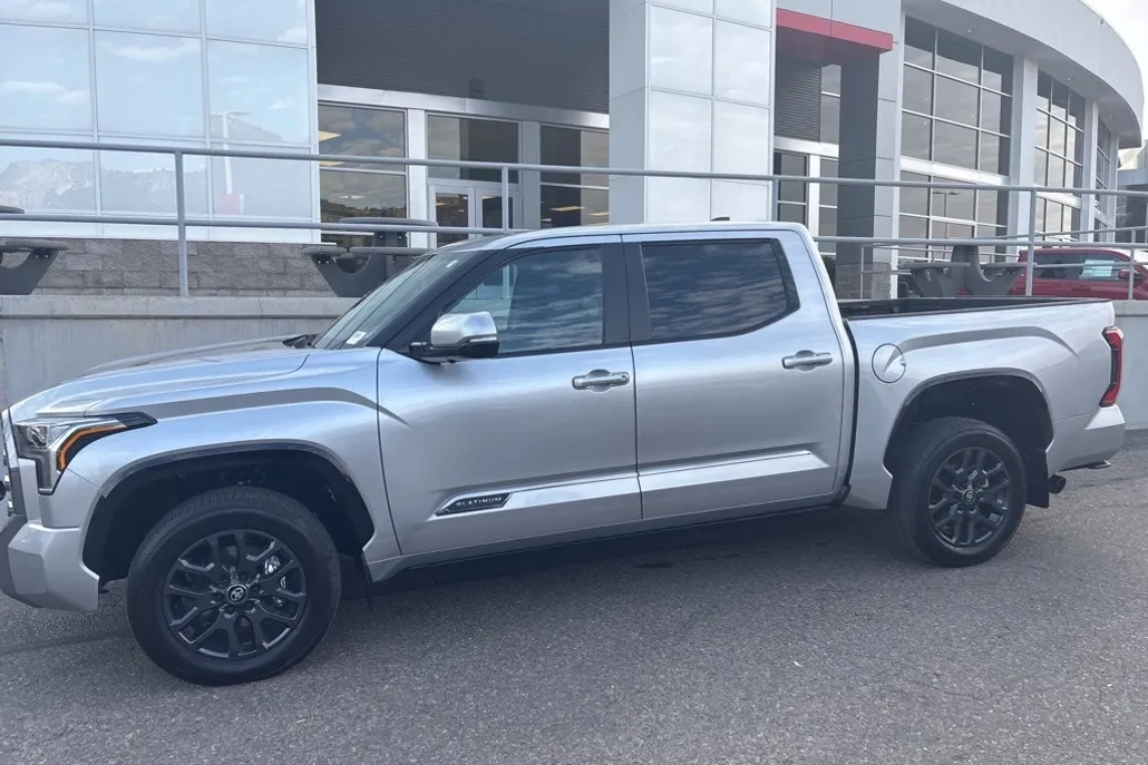 2025 Toyota Tundra Platinum photo 1