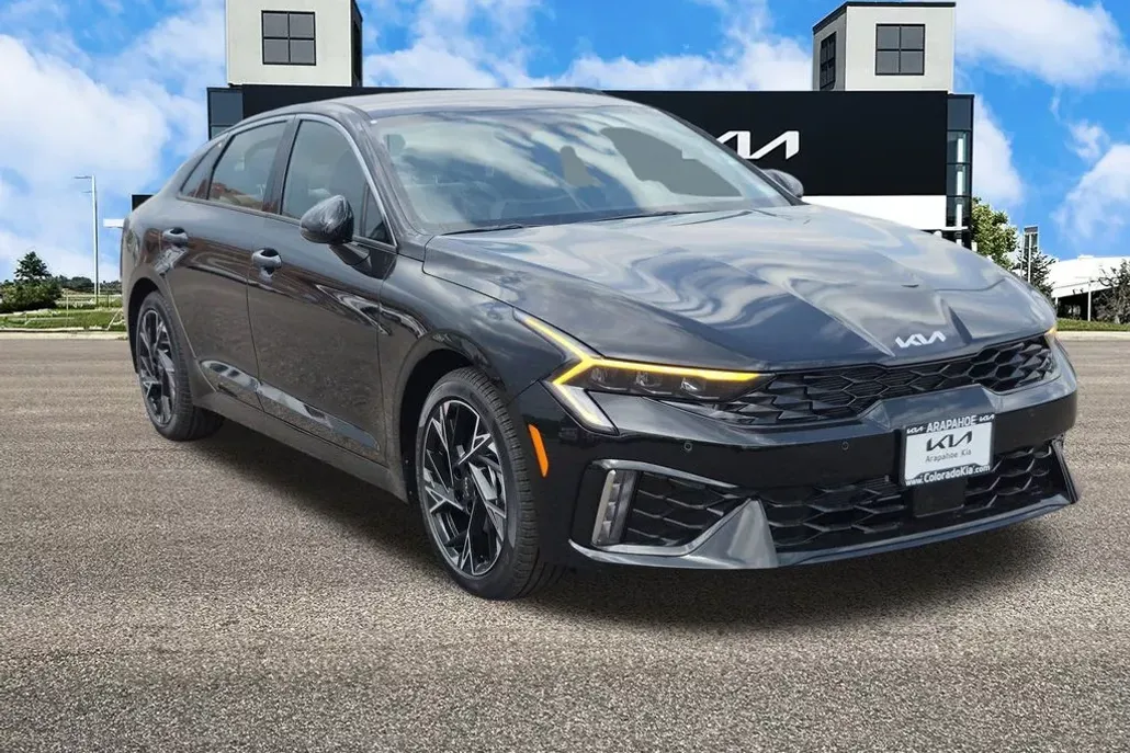 2025 Kia K4 GT-Line Turbo photo 1