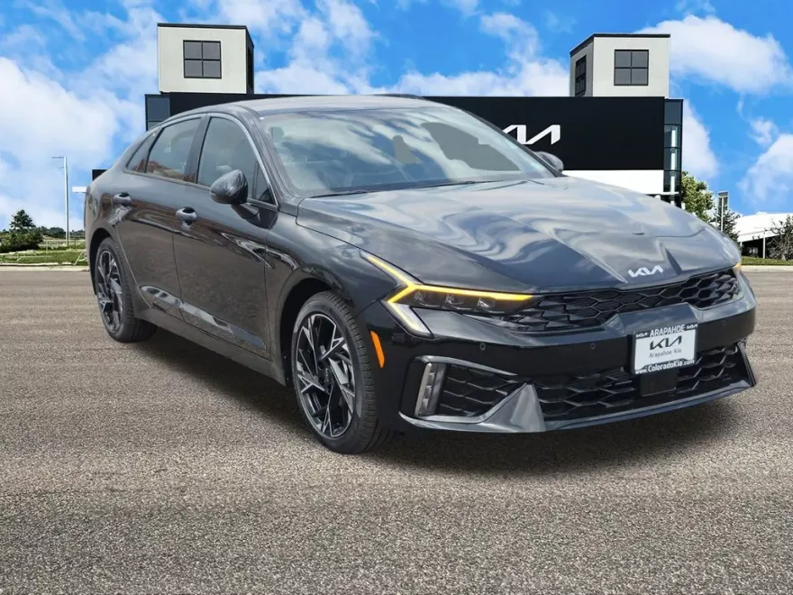 2025 Kia K4 GT-Line Turbo photo 1