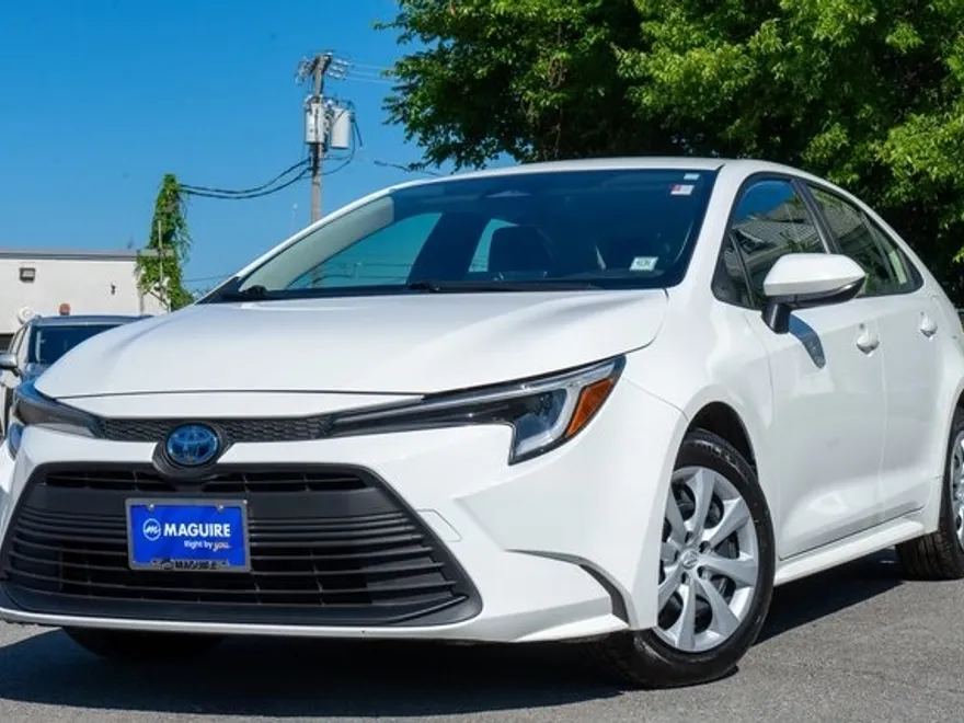 2023 Toyota Corolla Hybrid LE photo 1