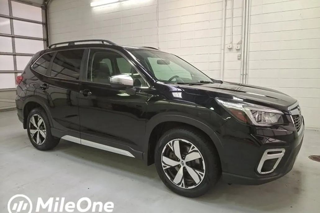 2020 Subaru Forester Touring photo 1