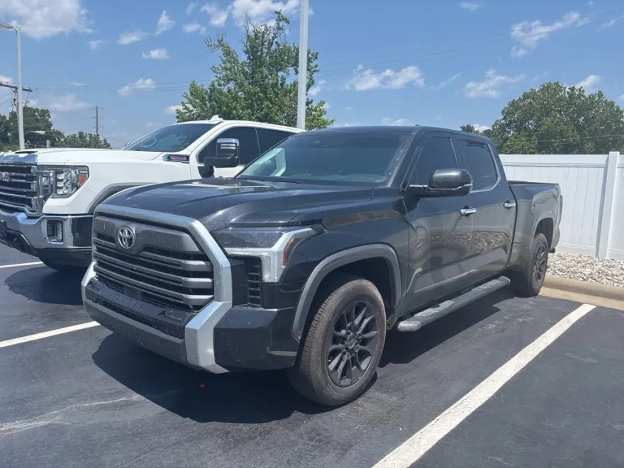 2023 Toyota Tundra Limited photo 1