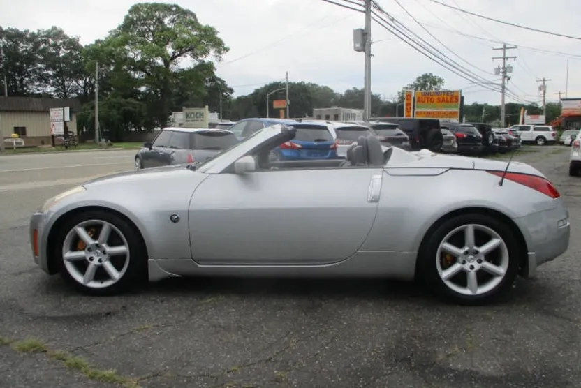 2005 Nissan 350Z Touring photo 1