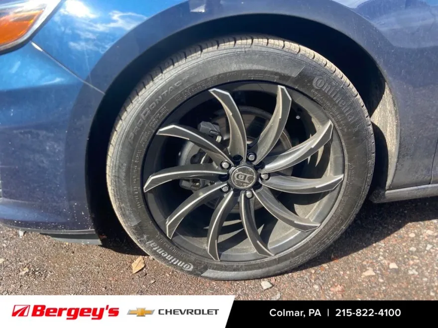 2022 Chevrolet Malibu 1LT photo 1