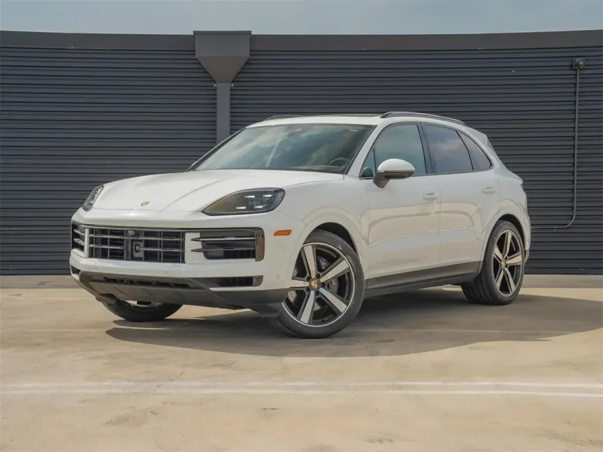 2024 Porsche Cayenne Base photo 1