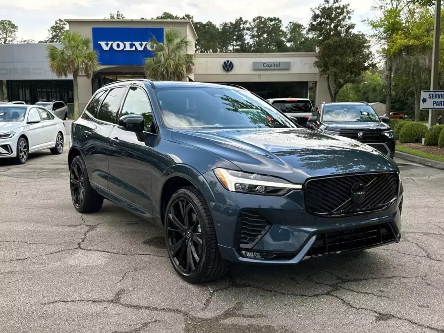 2026 Volvo XC60 Black Edition photo 1