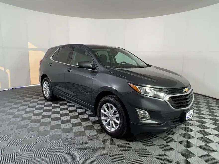 2019 Chevrolet Equinox LT photo 1