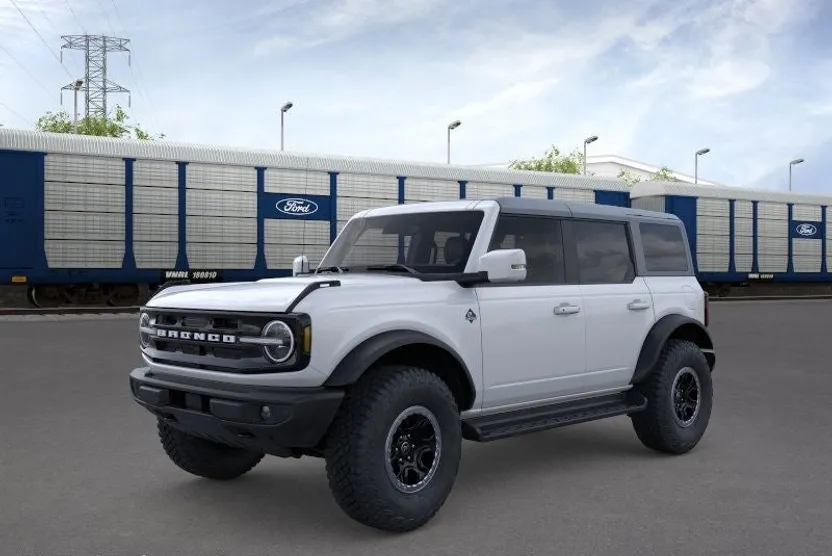2025 Ford Bronco Outer Banks photo 1
