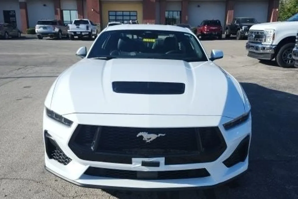 2025 Ford Mustang GT Premium photo 1