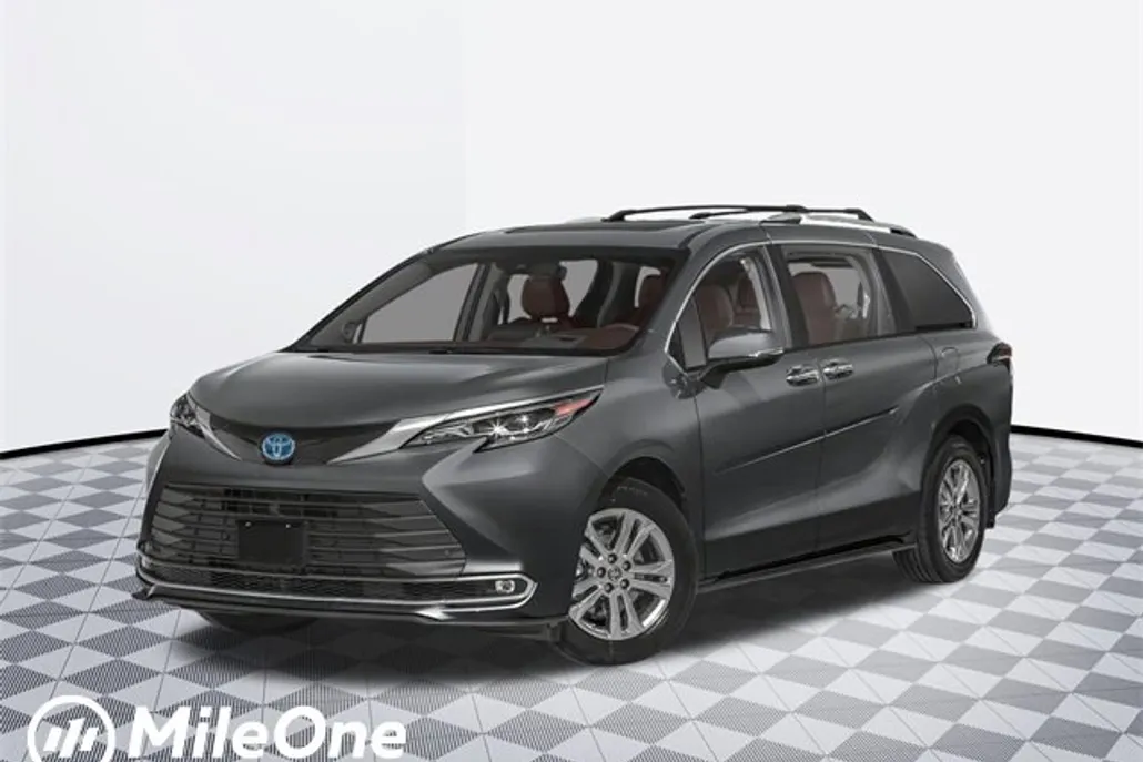 2025 Toyota Sienna Platinum photo 1