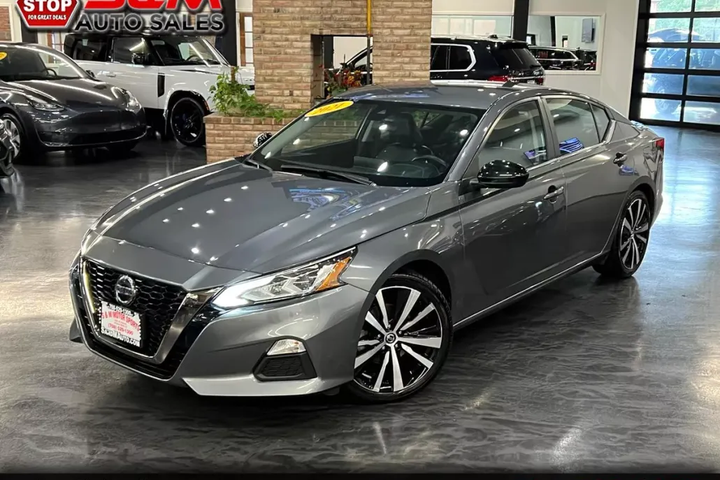 2021 Nissan Altima 2.5 SR photo 1